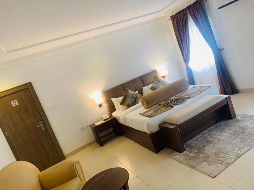 Swiss Pearl Continental Suite Wupa Экстерьер фото