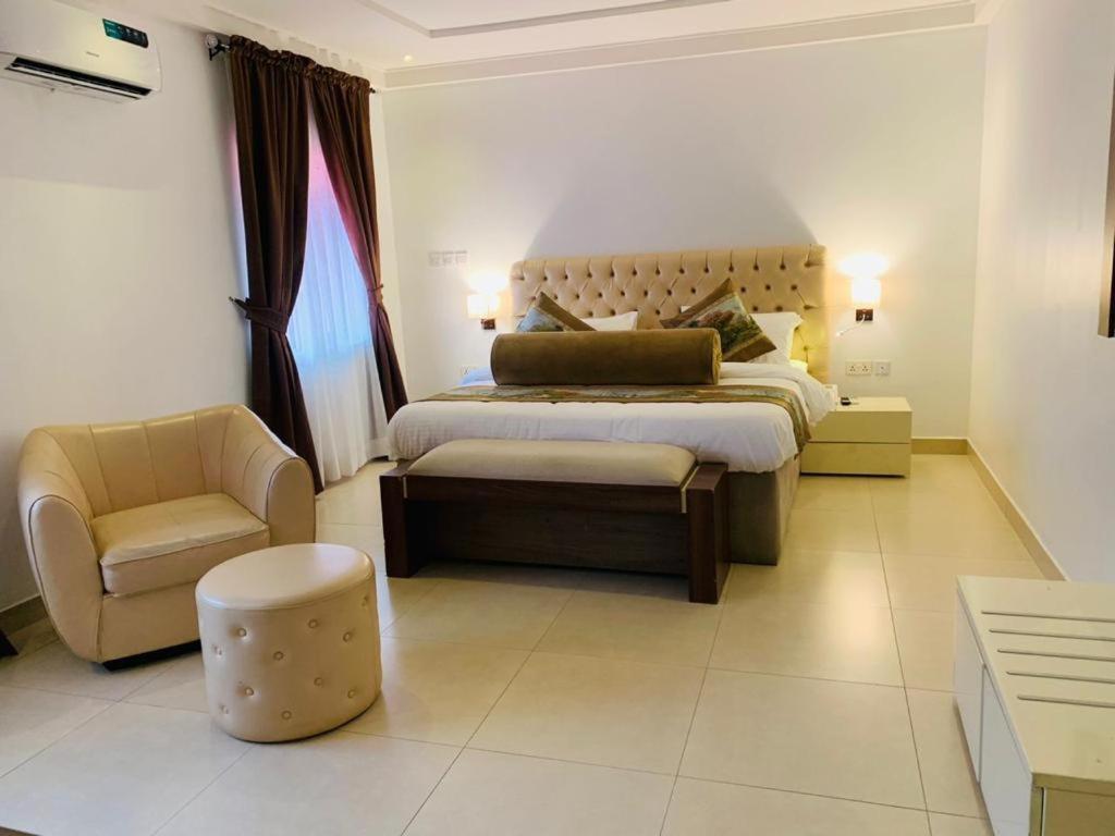 Swiss Pearl Continental Suite Wupa Экстерьер фото